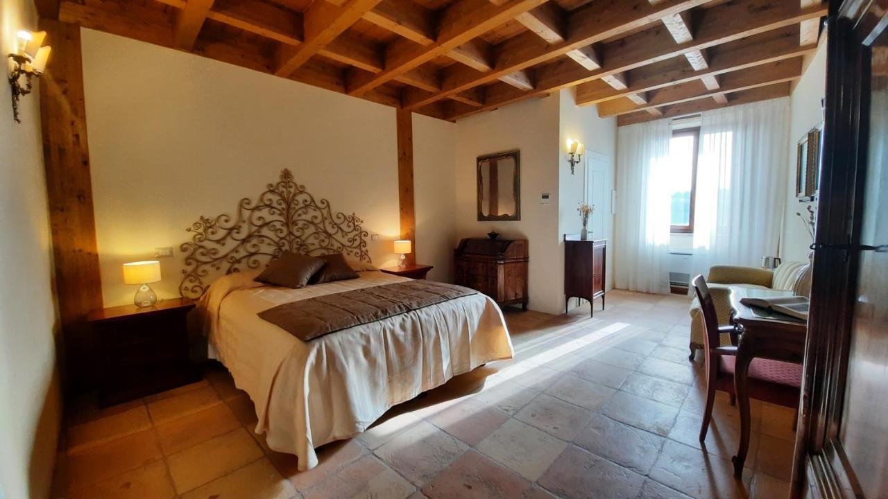 Palazzo Laureano - Dimora Storica 호텔 Tricarico 외부 사진