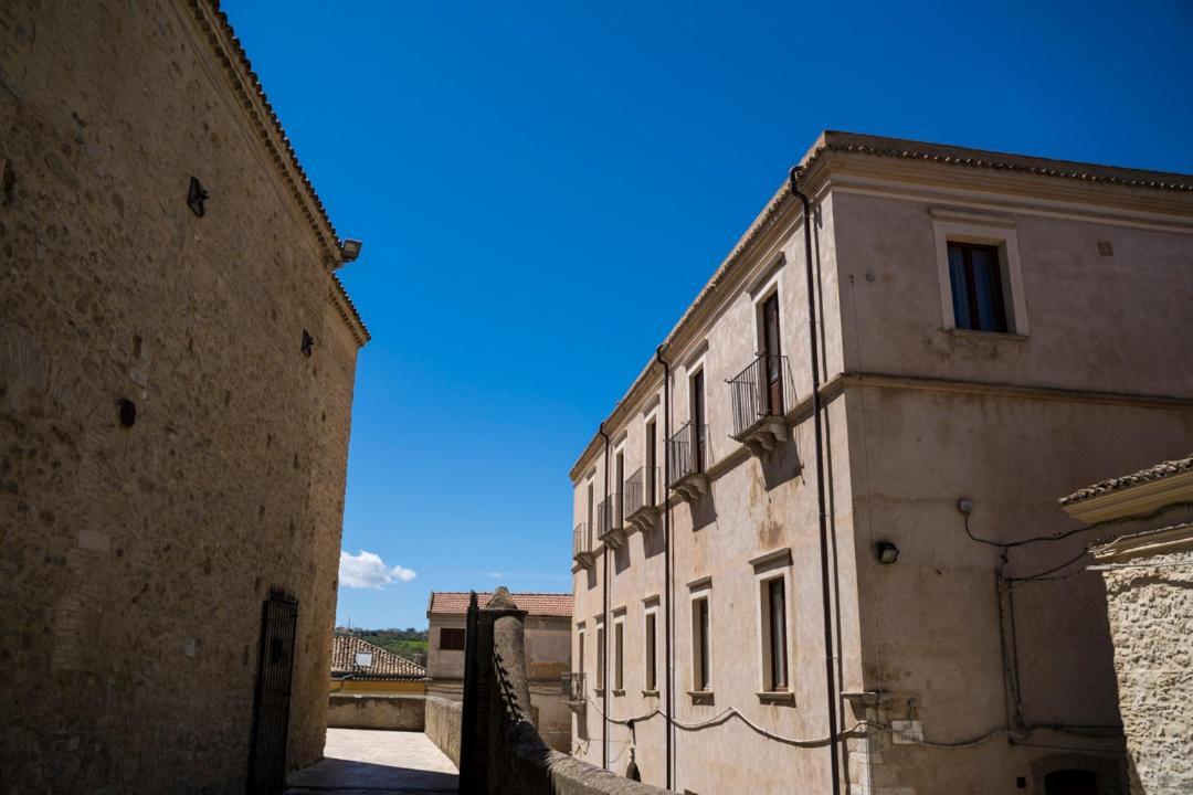 Palazzo Laureano - Dimora Storica 호텔 Tricarico 외부 사진